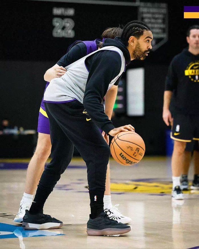 包含从巴黎圣日耳曼赛前刷新队史纪录到洛杉矶湖人战术微调备战英超，字母哥在勇士比赛中败北的词条九游体育